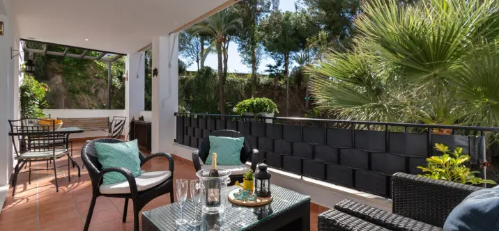 Продажа апартаментов на среднем этаже в Torrequebrada 3