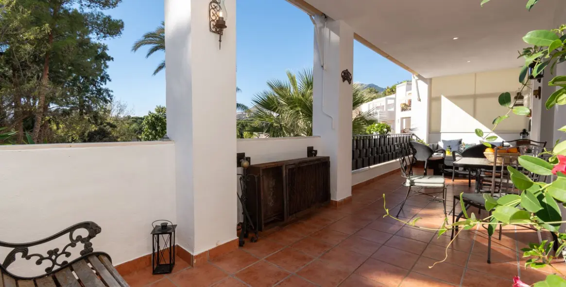 Продажа апартаментов на среднем этаже в Torrequebrada 5