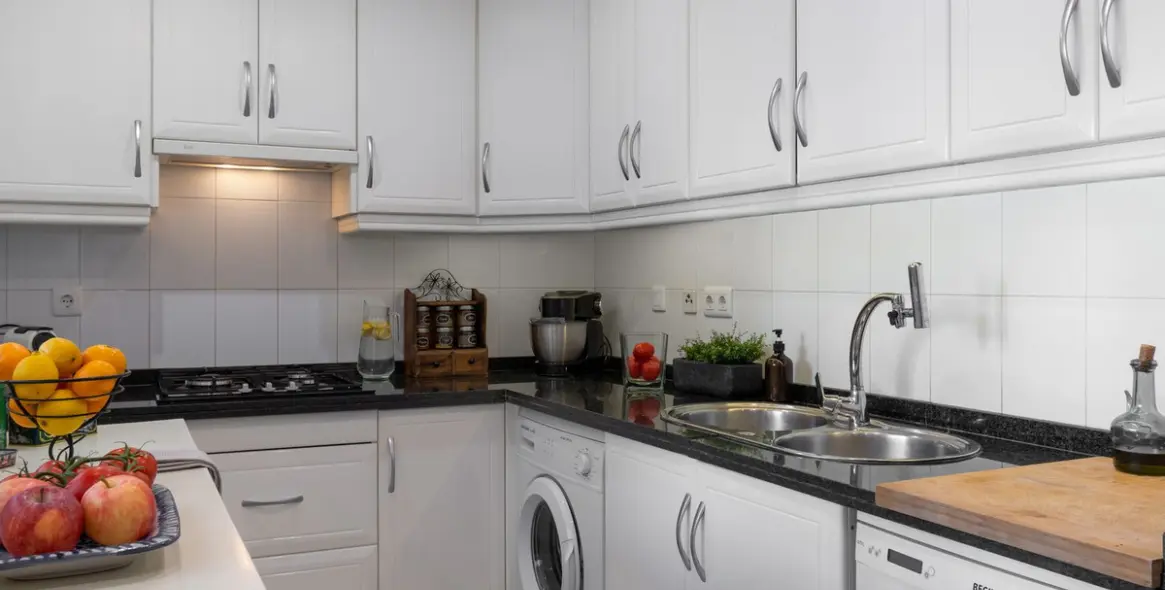 Продажа апартаментов на среднем этаже в Torrequebrada 10