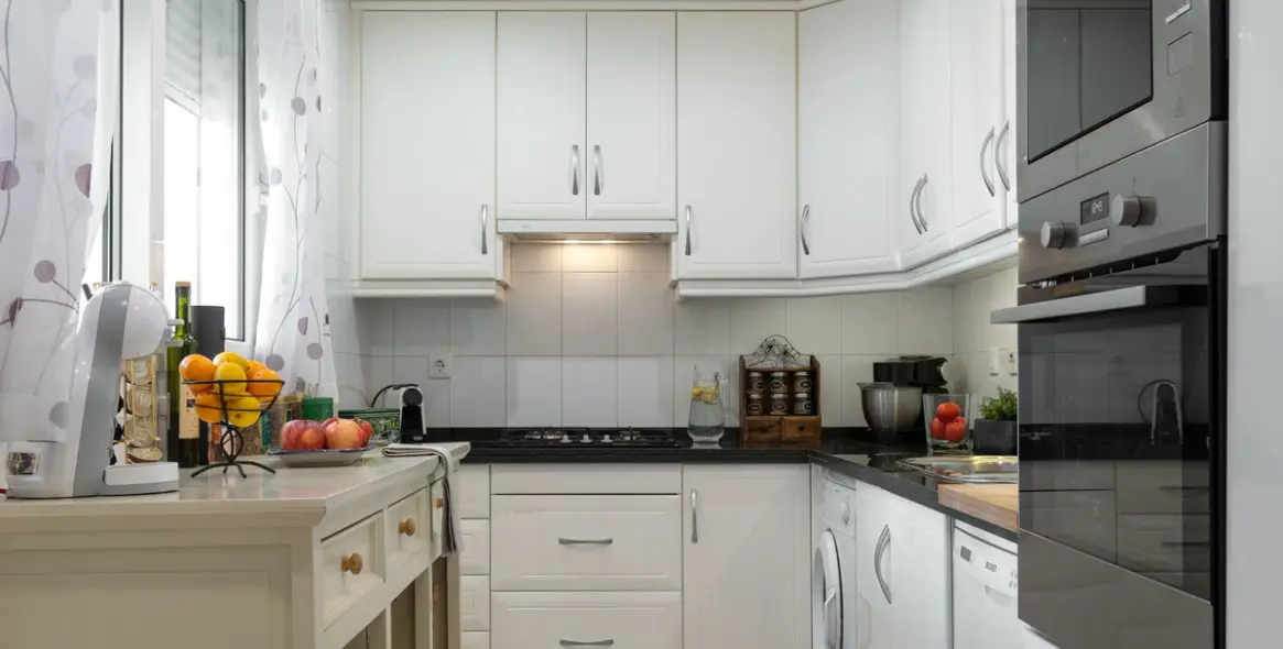 Продажа апартаментов на среднем этаже в Torrequebrada 12