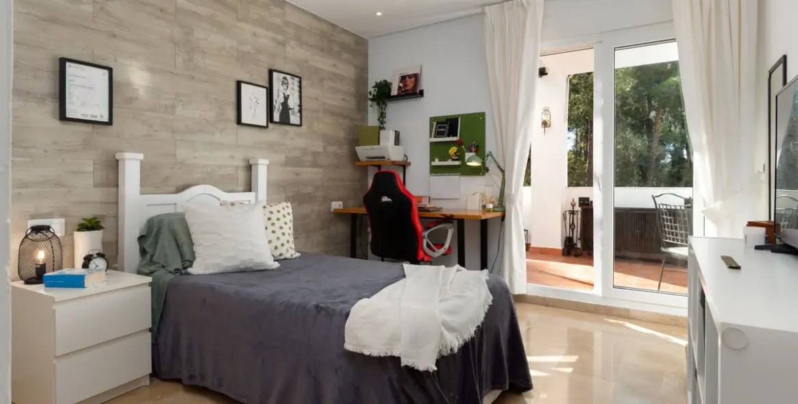 Продажа апартаментов на среднем этаже в Torrequebrada 14