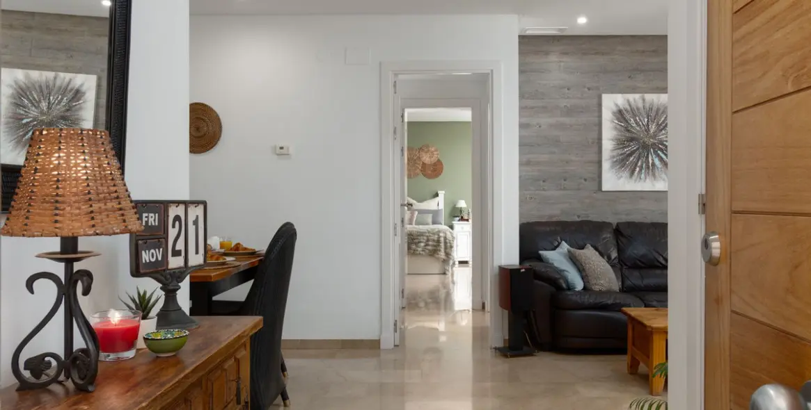 Продажа апартаментов на среднем этаже в Torrequebrada 17