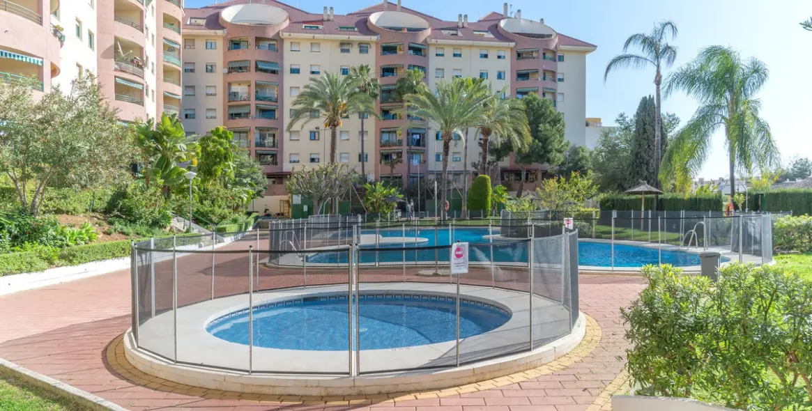 Продажа апартаментов на среднем этаже в Marbella 1