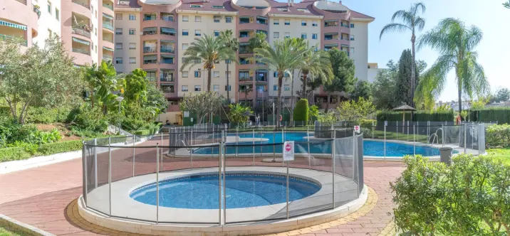 Продажа апартаментов на среднем этаже в Marbella 0