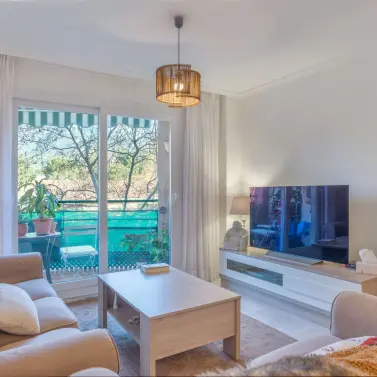 Продажа апартаментов на среднем этаже в Marbella