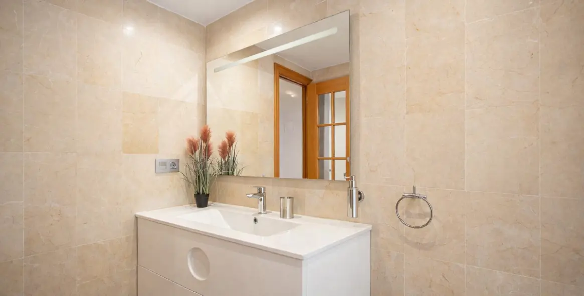 Sale of middle floor apartment in Guadalmina Alta 14