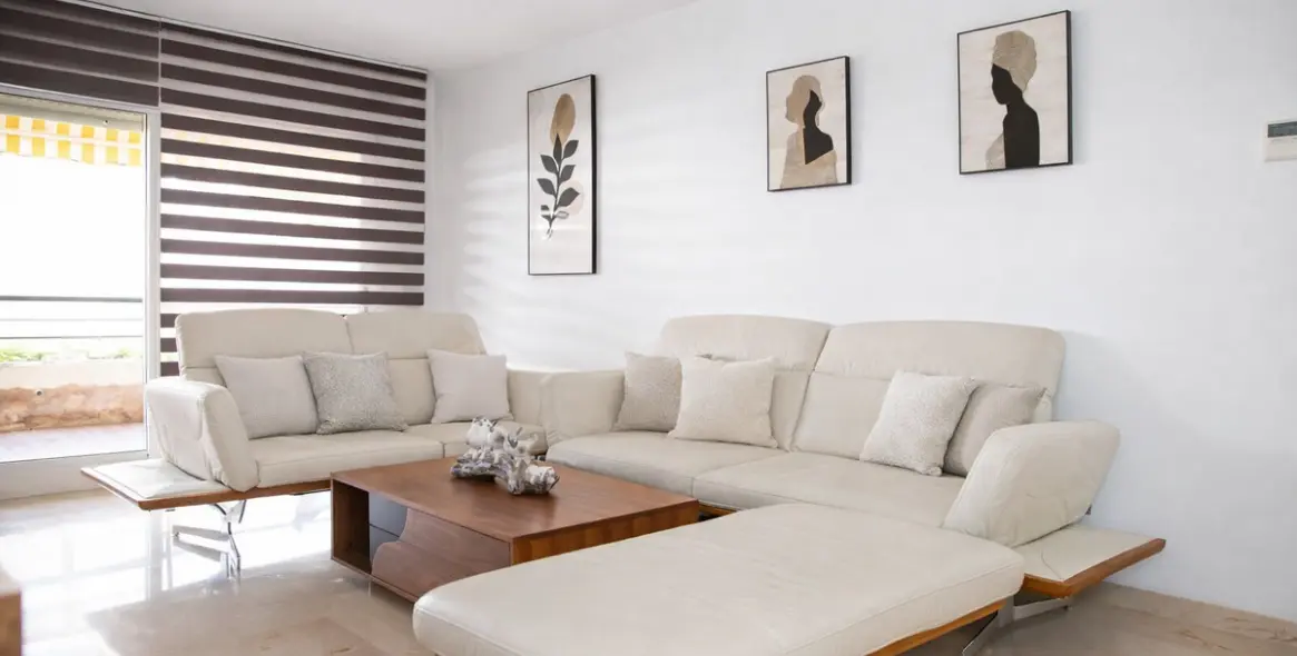 Sale of middle floor apartment in Guadalmina Alta 20