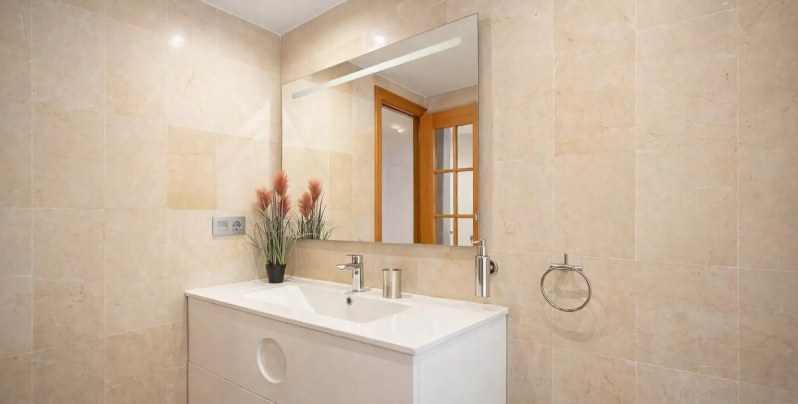 Sale of middle floor apartment in Guadalmina Alta 14