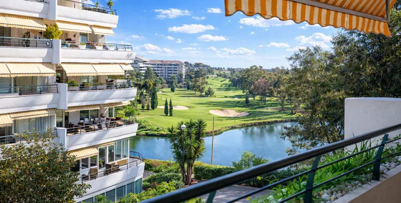 Sale of middle floor apartment in Guadalmina Alta 18