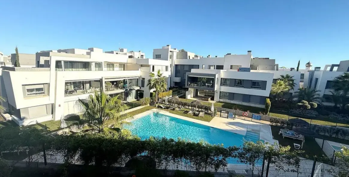 Sale of middle floor apartment in Selwo 2