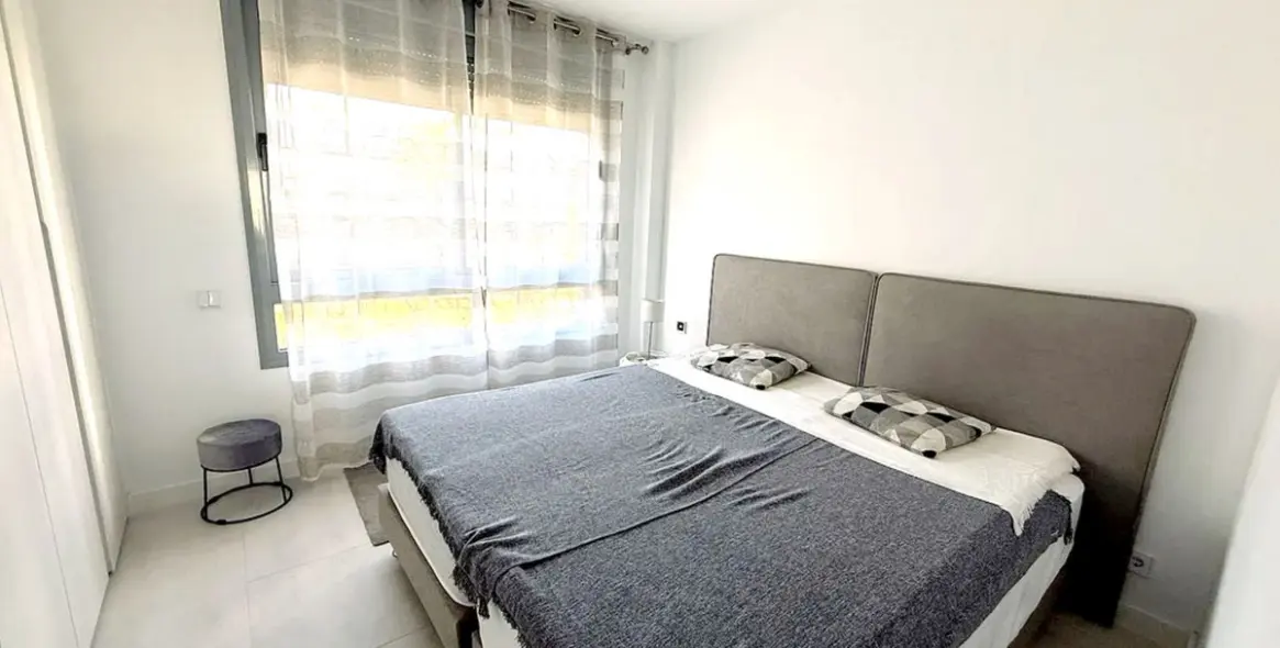 Sale of middle floor apartment in Selwo 8