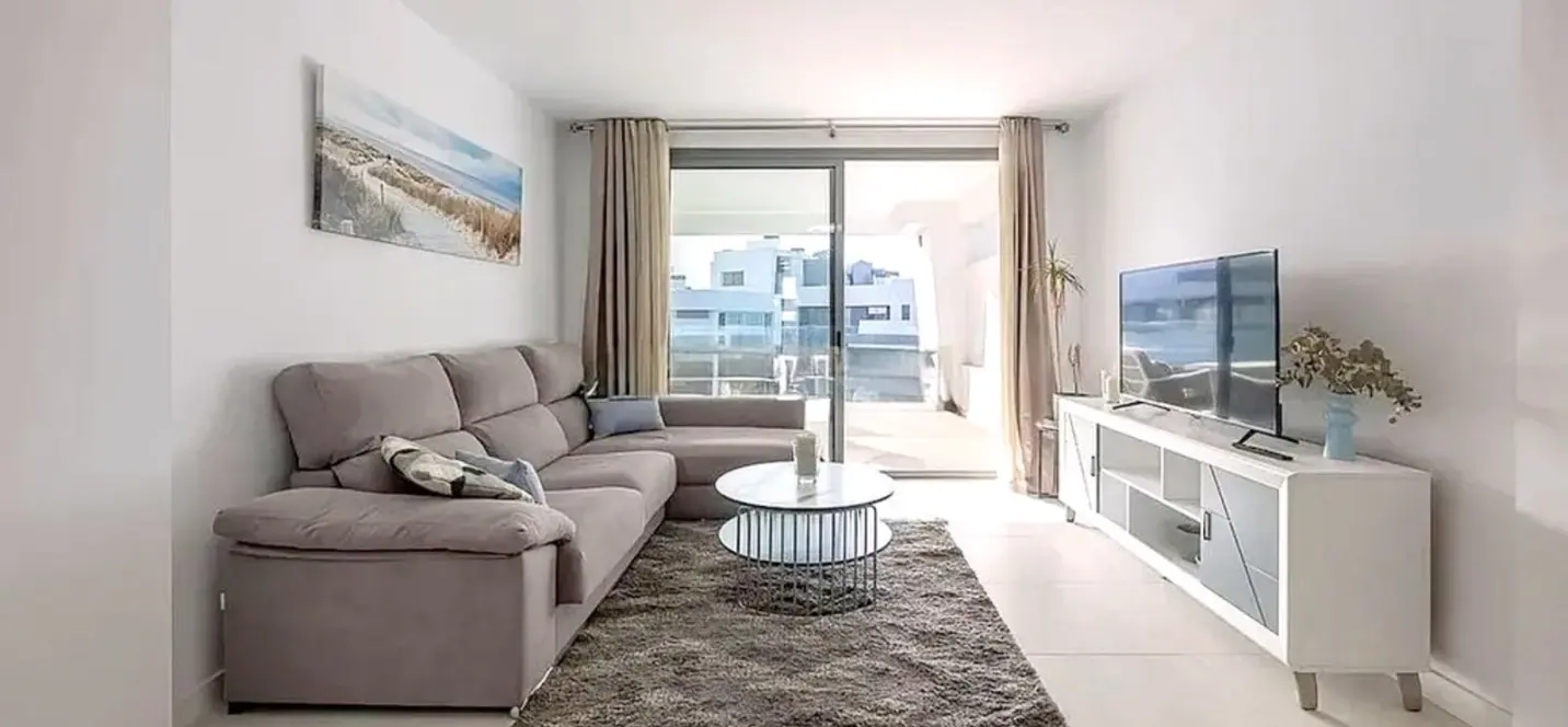 Sale of middle floor apartment in Selwo 4