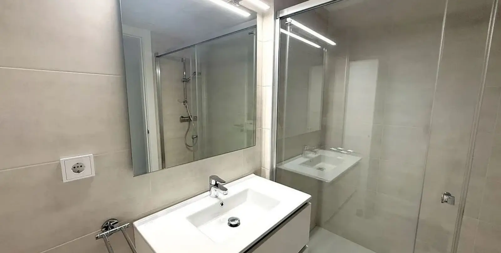Sale of middle floor apartment in Selwo 6