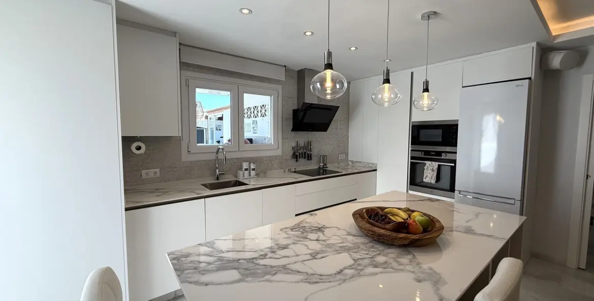 Продажа пентхауса в Estepona 19