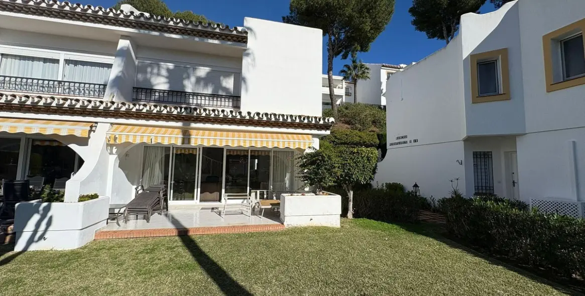 Sale of semi-detached house in Miraflores 1