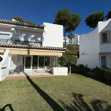 Sale of semi-detached house in Miraflores