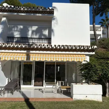 Sale of semi-detached house in Miraflores