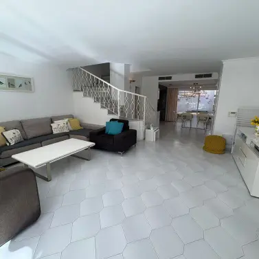 Sale of semi-detached house in Miraflores