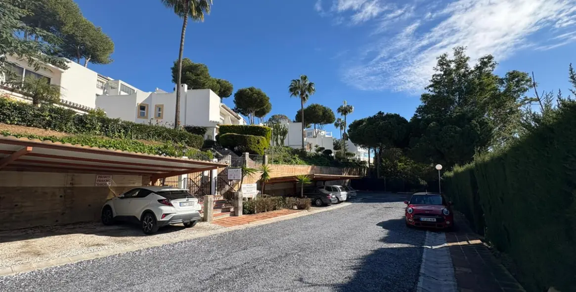 Sale of semi-detached house in Miraflores 12