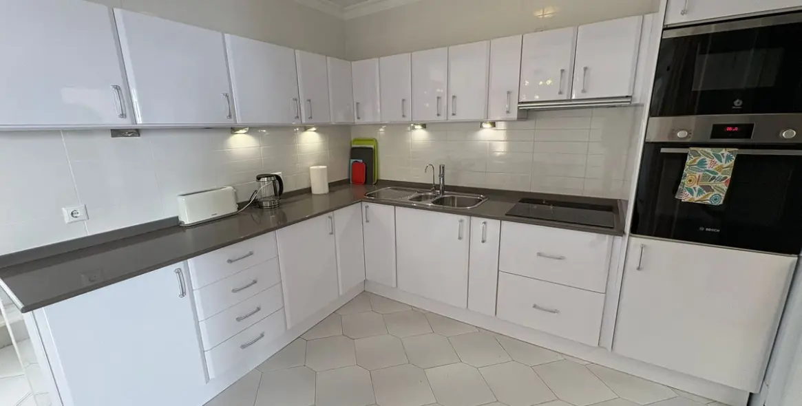 Sale of semi-detached house in Miraflores 17