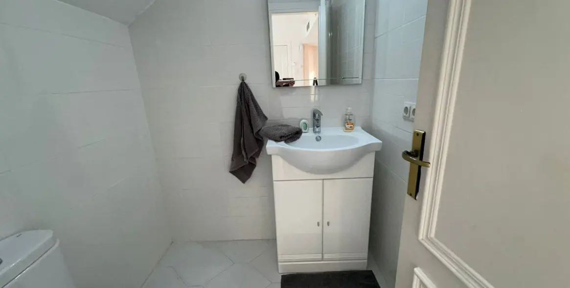 Sale of semi-detached house in Miraflores 19