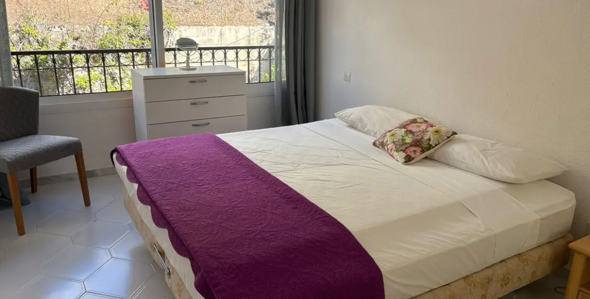 Продажа дома на две семьи в Miraflores 31