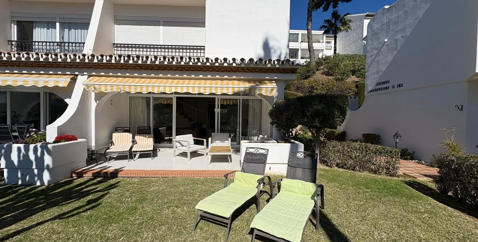 Venta de casa pareada en Miraflores 4