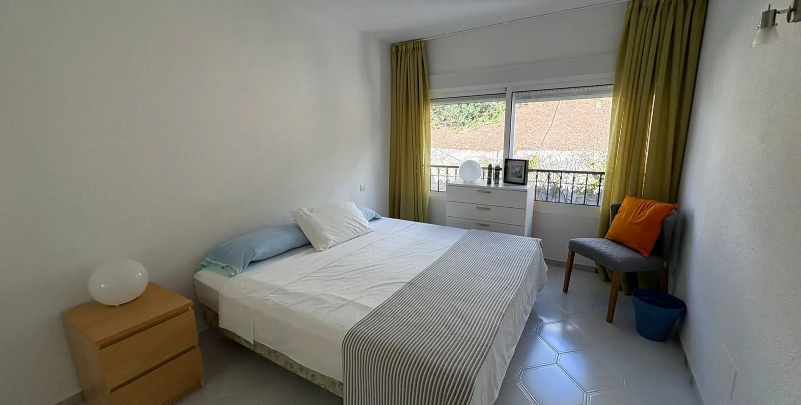 Venta de casa pareada en Miraflores 33