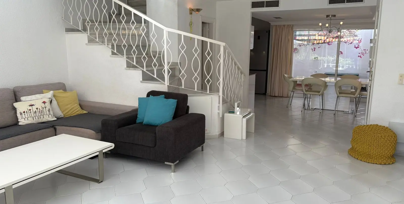 Venta de casa pareada en Miraflores 13