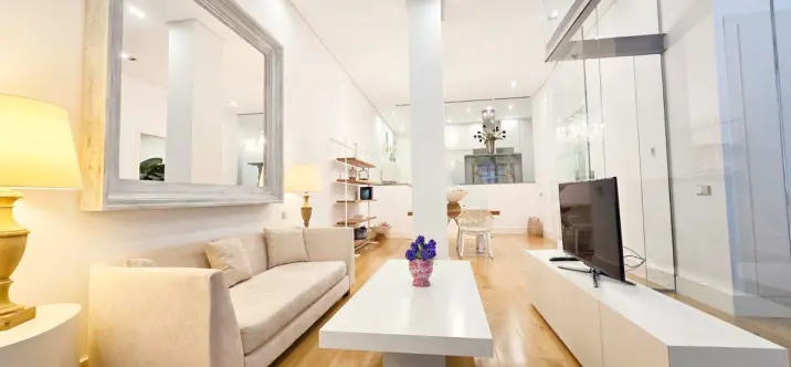 Продажа апартаментов на среднем этаже в Málaga Centro 0