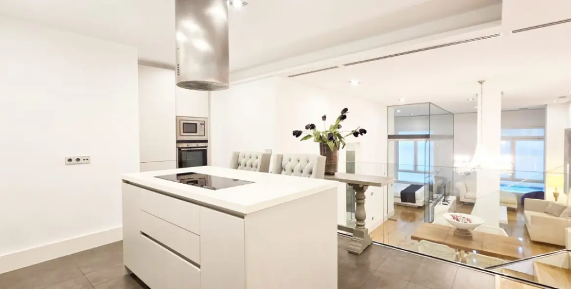 Продажа апартаментов на среднем этаже в Málaga Centro 15