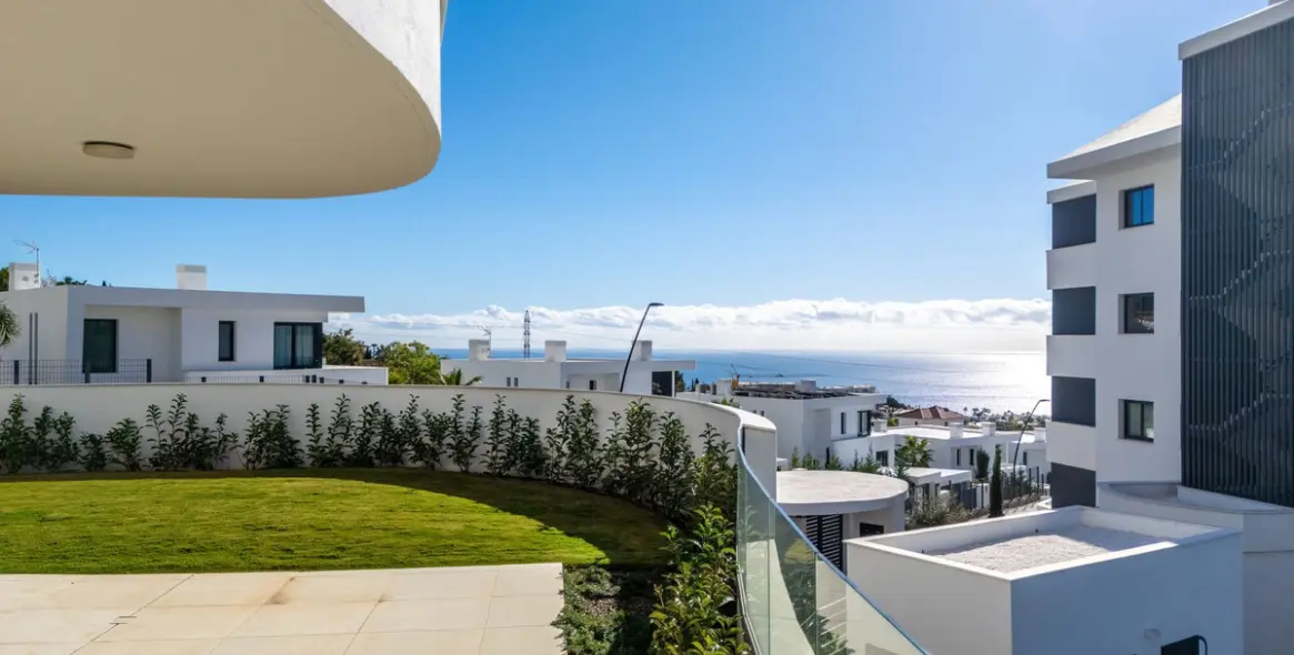 Продажа апартаментов на первом этаже в Benalmadena 1