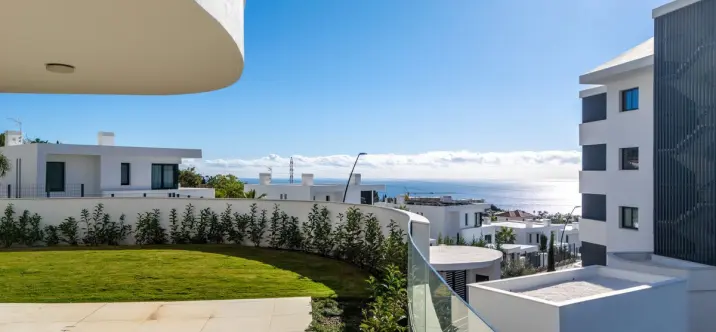 Продажа апартаментов на первом этаже в Benalmadena 0