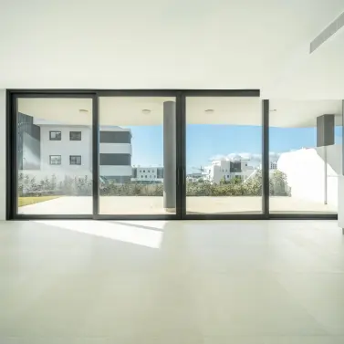 Продажа апартаментов на первом этаже в Benalmadena