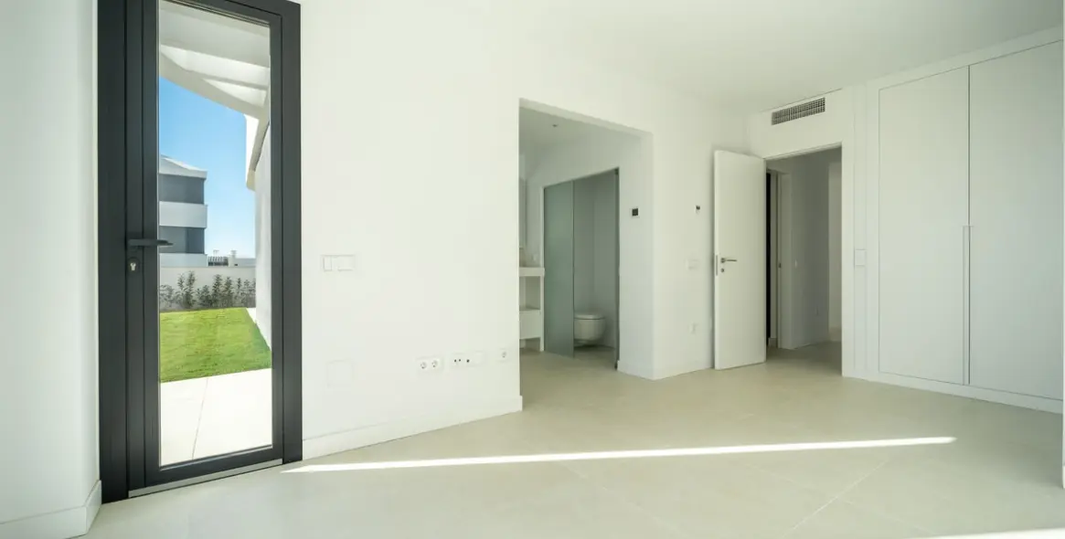 Продажа апартаментов на первом этаже в Benalmadena 16