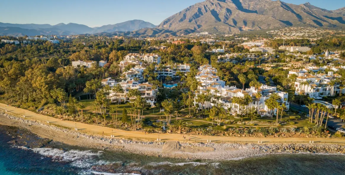 Продажа апартаментов на среднем этаже в The Golden Mile 1