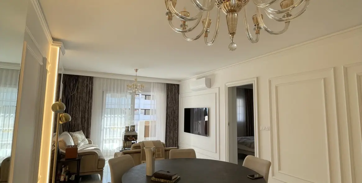 Sale of middle floor apartment in The Golden Mile 3