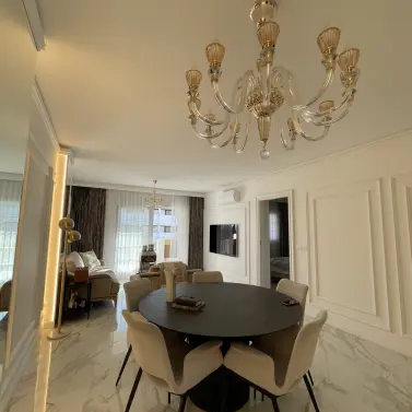 Sale of middle floor apartment in The Golden Mile