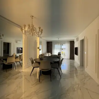 Sale of middle floor apartment in The Golden Mile