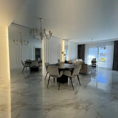 Sale of middle floor apartment in The Golden Mile