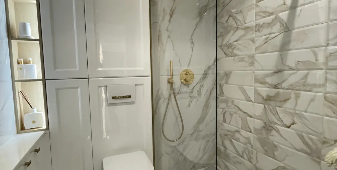 Sale of middle floor apartment in The Golden Mile 6