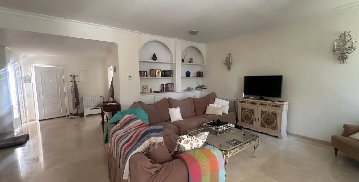 Продажа таунхауса в Aloha 8