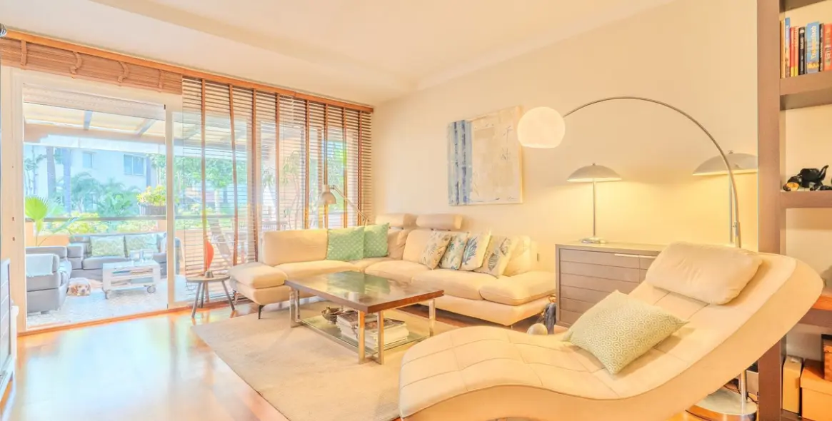 Продажа апартаментов на среднем этаже в Marbella 1