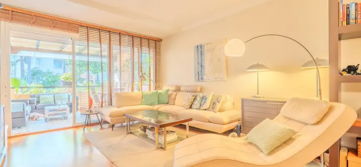 Продажа апартаментов на среднем этаже в Marbella 0