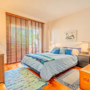 Продажа апартаментов на среднем этаже в Marbella