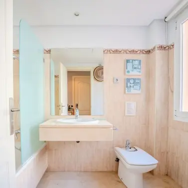 Продажа апартаментов на среднем этаже в Marbella