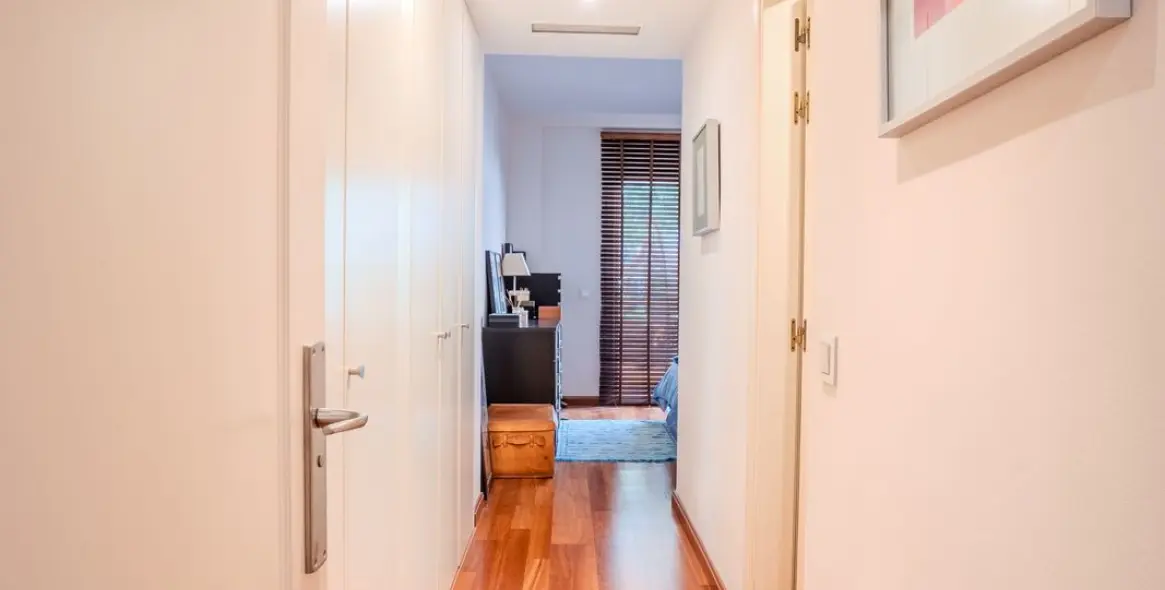 Продажа апартаментов на среднем этаже в Marbella 15