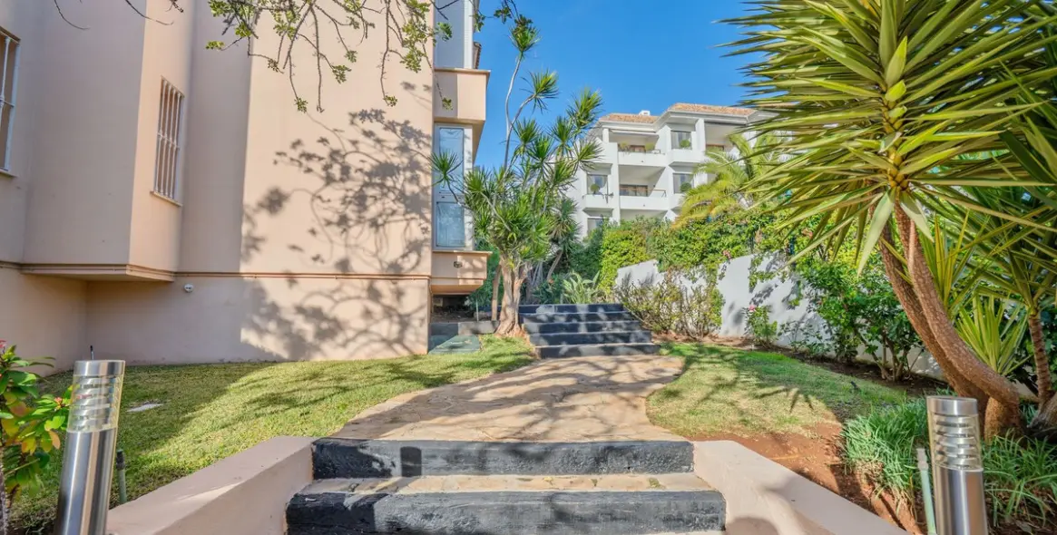 Продажа апартаментов на среднем этаже в Marbella 18