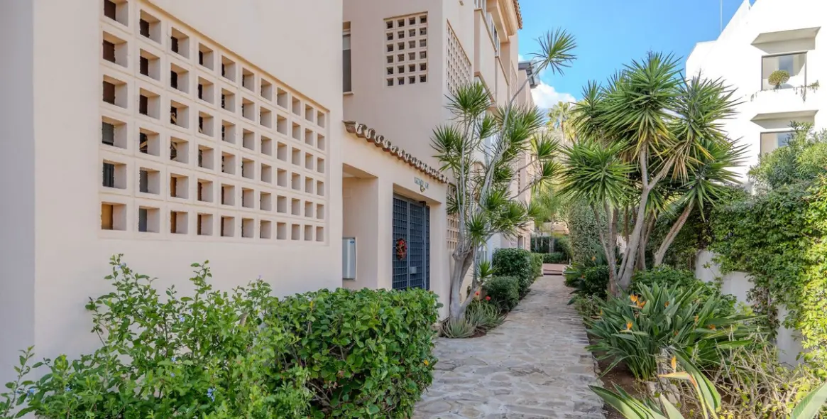 Продажа апартаментов на среднем этаже в Marbella 19