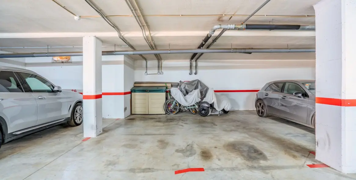 Долгосрочная аренда апартаментов на среднем этаже в Marbella 24